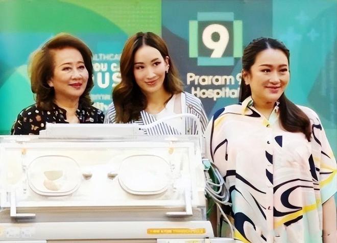 佩通坦的窘境才知他信家族最大的底气是她pg电子试玩平台离婚不离家！看到如今(图7)