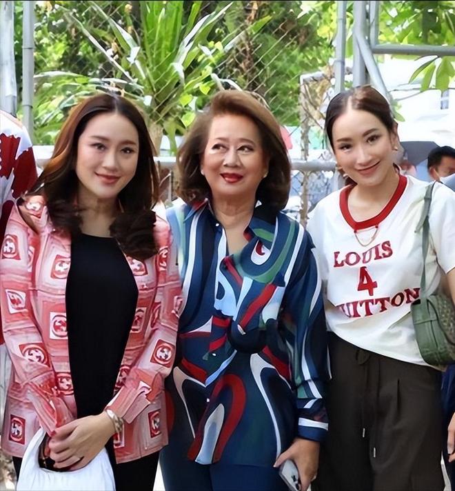 佩通坦的窘境才知他信家族最大的底气是她pg电子试玩平台离婚不离家！看到如今(图17)